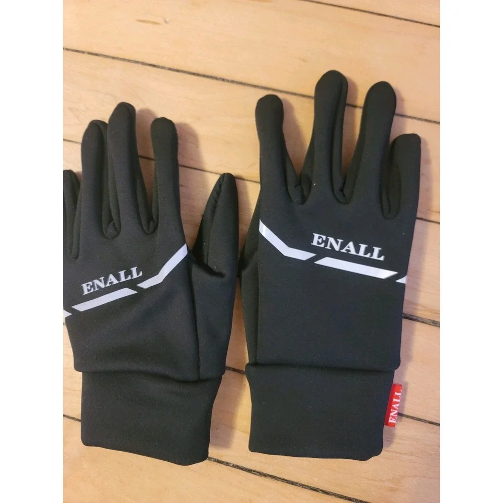 ENall Women's Size Medium Cold Weather Winter Gloves NWT Warm and Soft With Grip